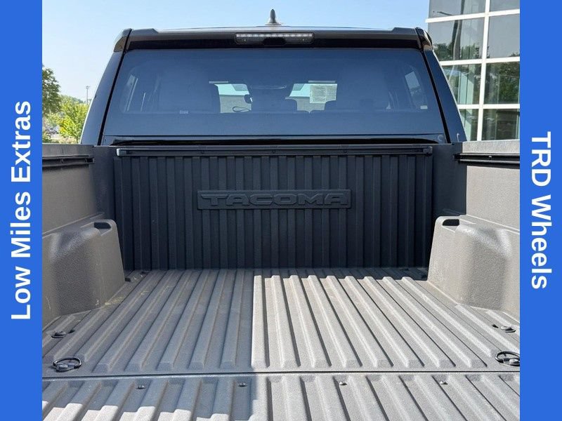 Used 2024 Toyota Tacoma SR5 AWD/4WD image 9