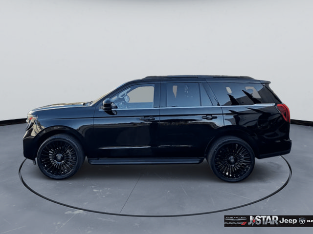 Used 2025 Ford Expedition Active AWD/4WD image 8