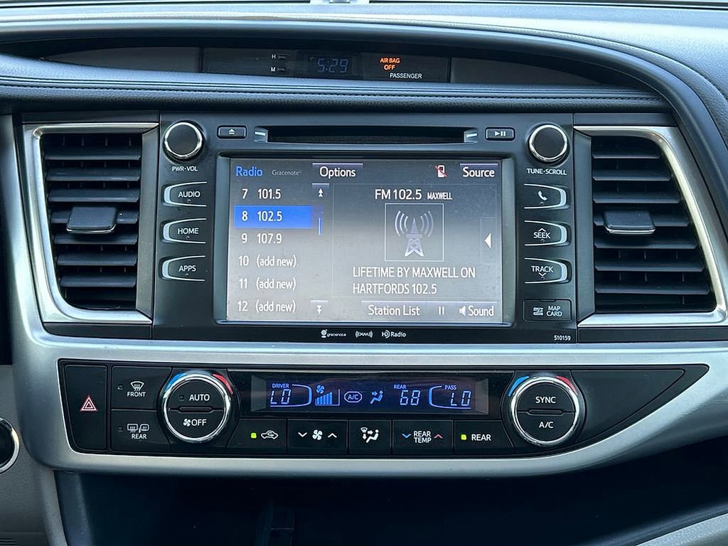 Used 2016 Toyota Highlander XLE AWD/4WD image 32