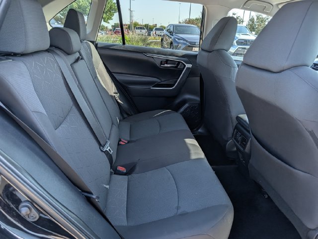 Used 2024 Toyota RAV4 XLE AWD/4WD image 28