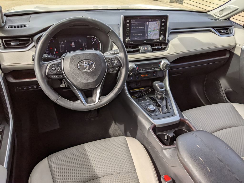 Used 2019 Toyota RAV4 Limited w/ Advanced Technology Package image 12