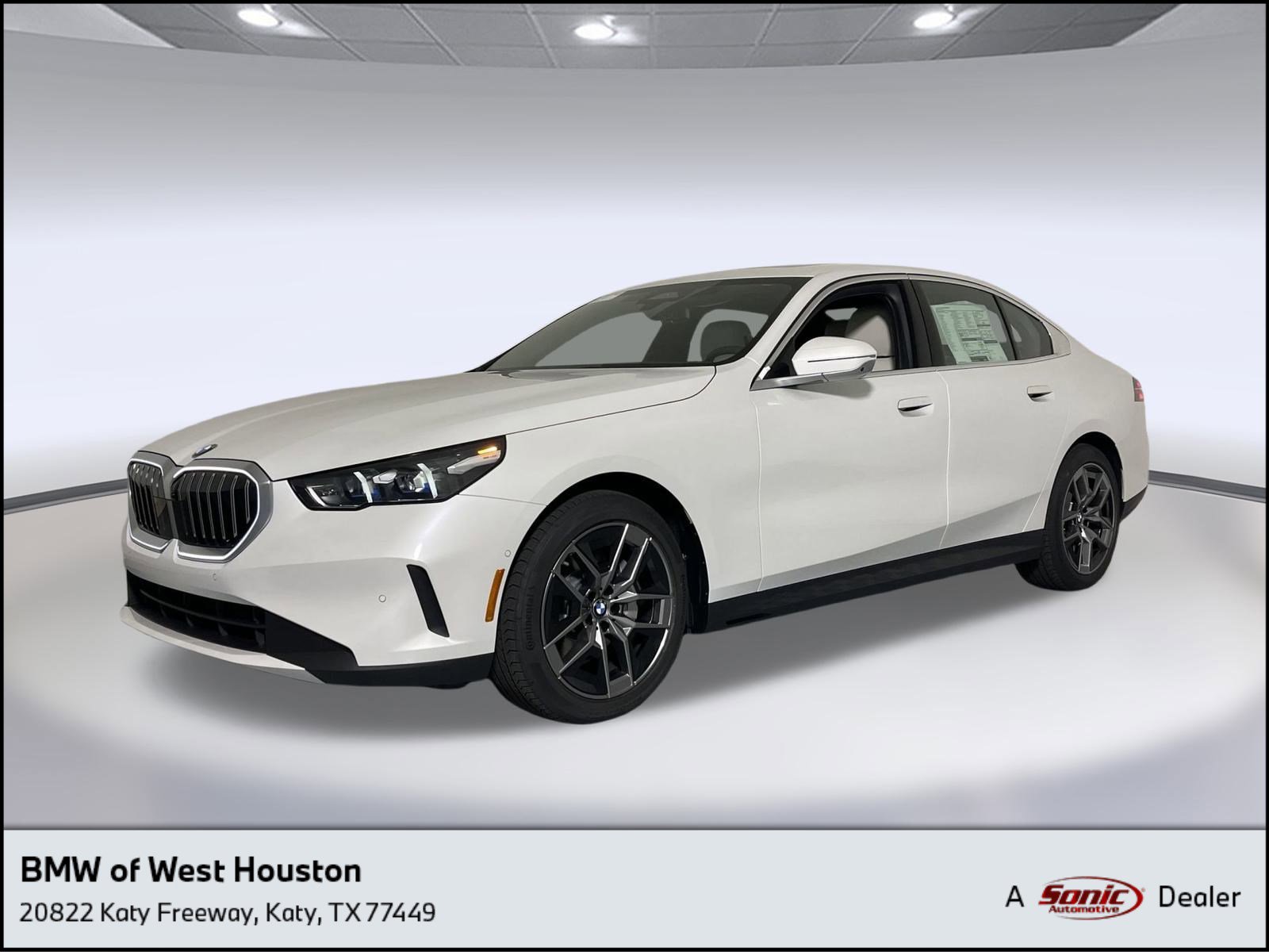 Used 2026 BMW 530i w/ Premium Package image 1