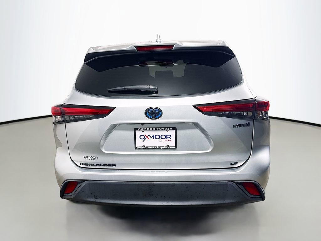 Used 2021 Toyota Highlander LE AWD/4WD image 6