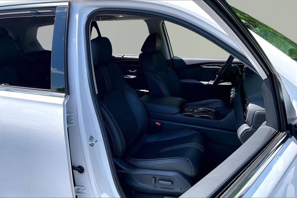 Certified 2025 Honda Pilot Touring image 23