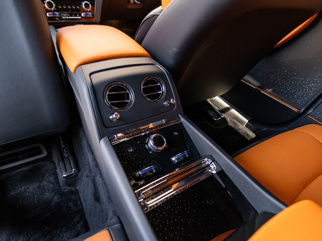 Used 2024 Rolls-Royce Spectre w/ Spectre Launch Package AWD/4WD image 31
