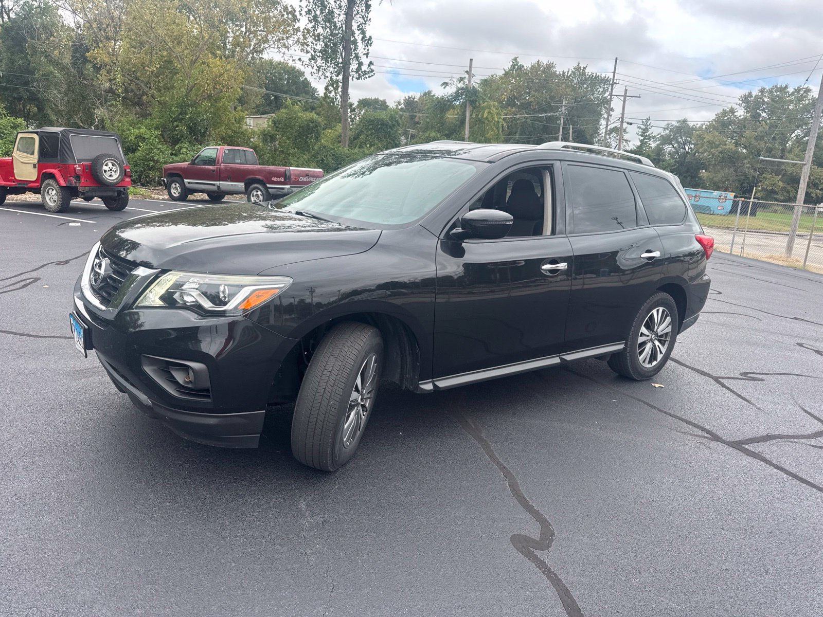 Used 2017 Nissan Pathfinder SV