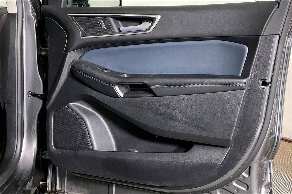 Used 2022 Ford Edge SEL w/ Sport Appearance Package image 23