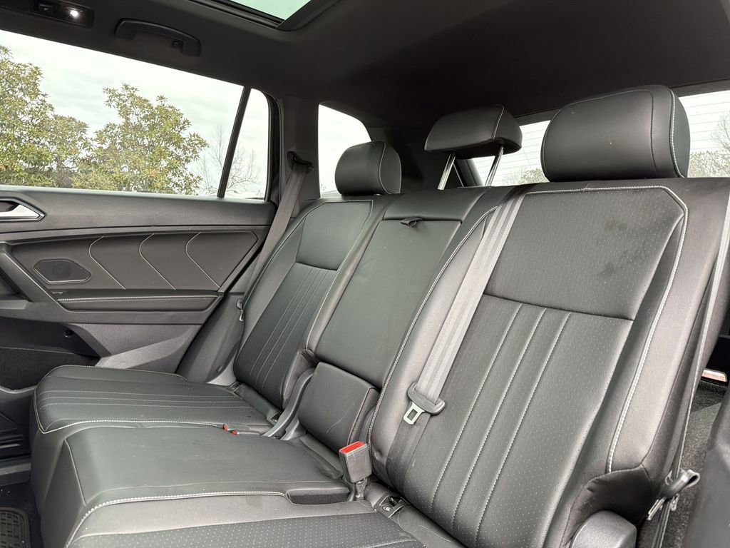 Used 2024 Volkswagen Tiguan SE R-Line image 14