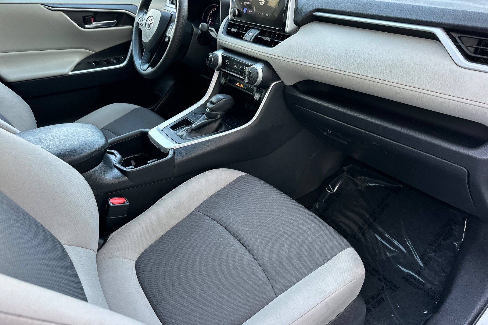 Used 2025 Toyota RAV4 XLE w/ Convenience Package FWD image 20