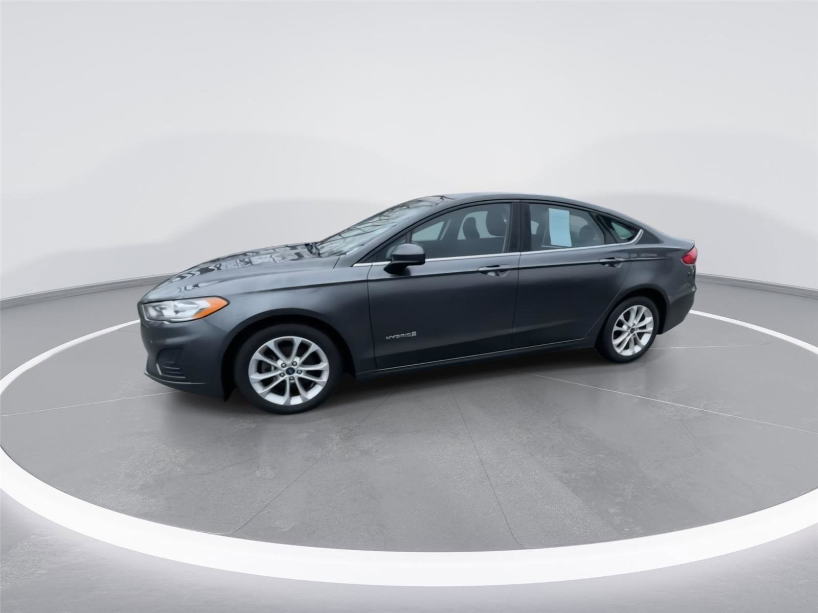 Used 2019 Ford Fusion SE image 5