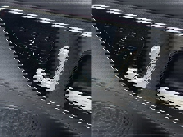 Used 2024 Mercedes-Benz GLC 300 image 27