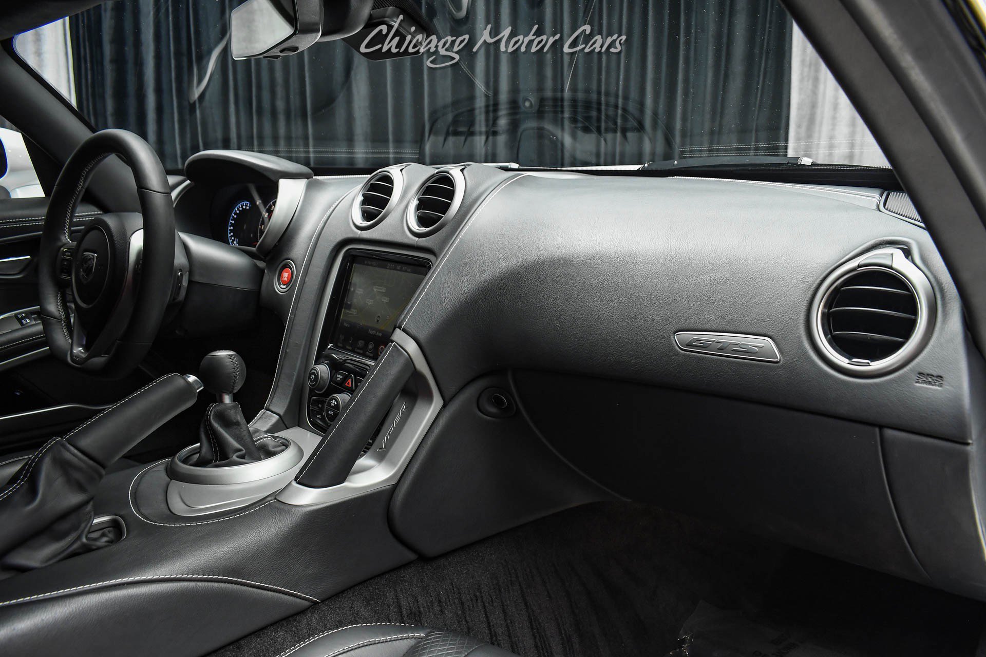 Used 2013 SRT Viper GTS w/ GTS Laguna Interior Pkg image 19