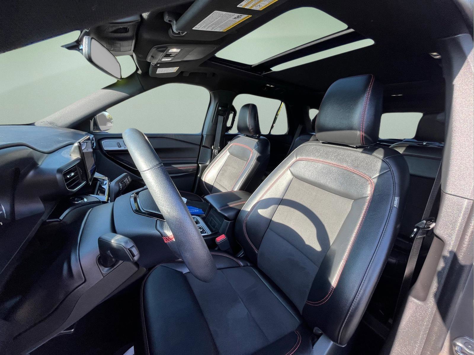 Used 2024 Ford Explorer ST-Line w/ Class IV Trailer Tow Package image 12