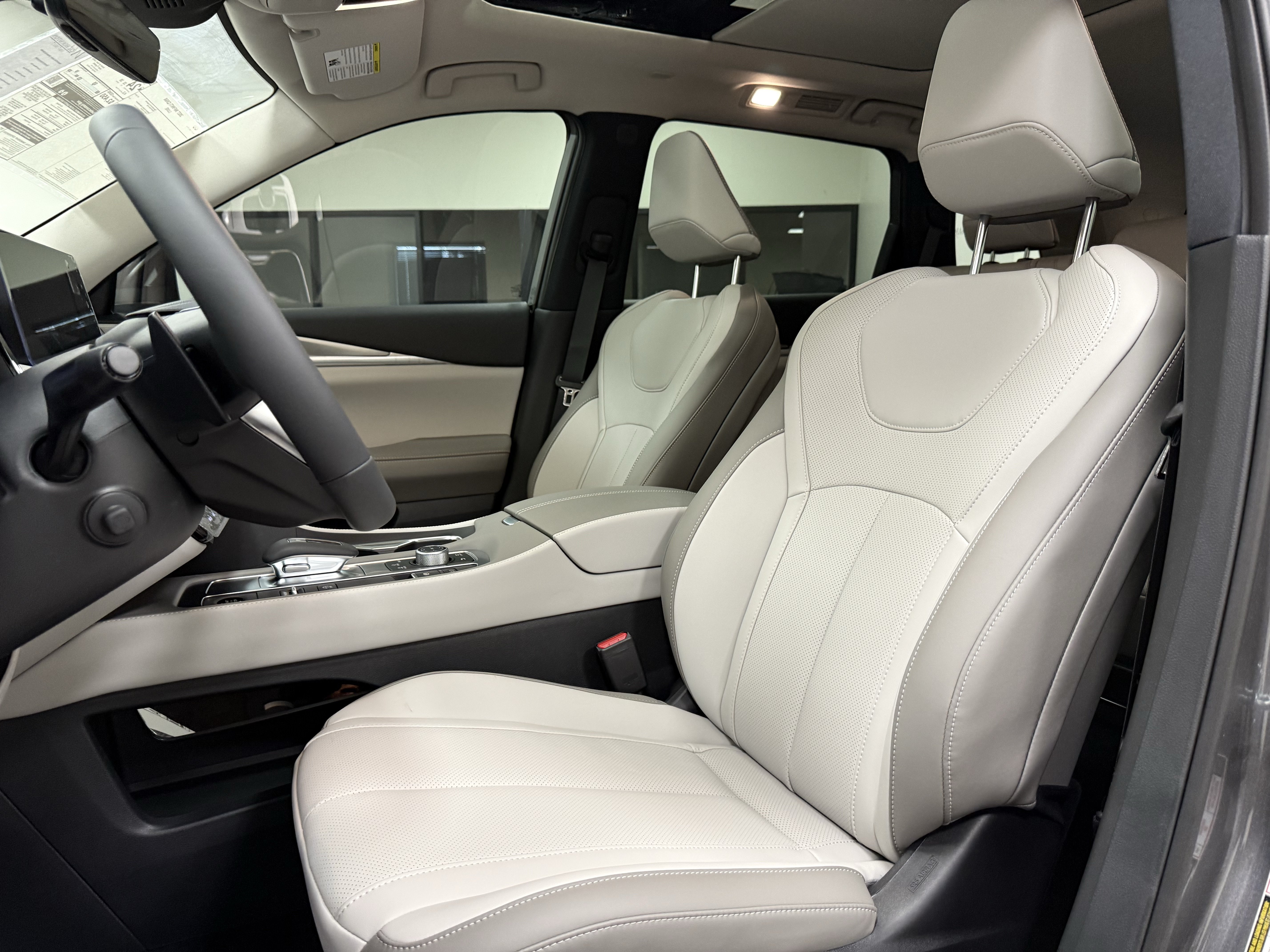 Certified 2027 INFINITI QX60 Luxe w/ Cargo Package FWD image 14