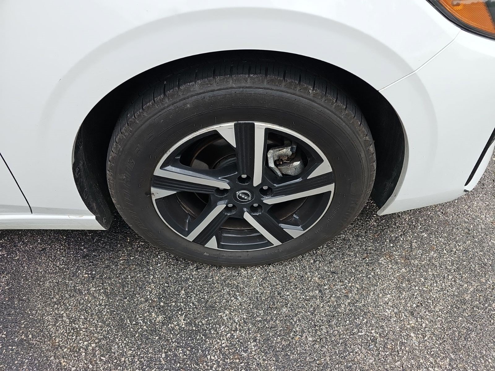 Used 2024 Nissan Sentra SV FWD image 9