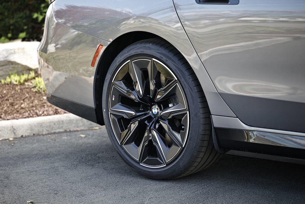 New 2026 BMW i7 eDrive50 w/ M Sport Package image 6