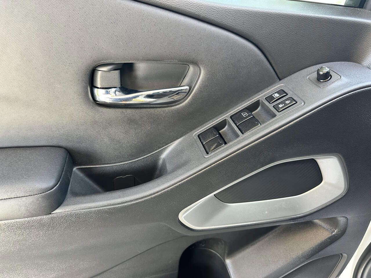 Used 2022 Nissan Frontier SV image 25