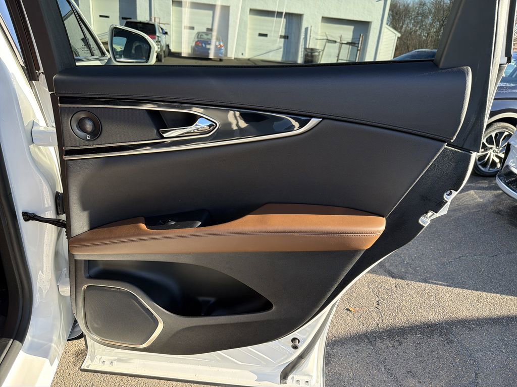 Certified 2023 Lincoln Nautilus Reserve w/ Equipment Group 201A image 16