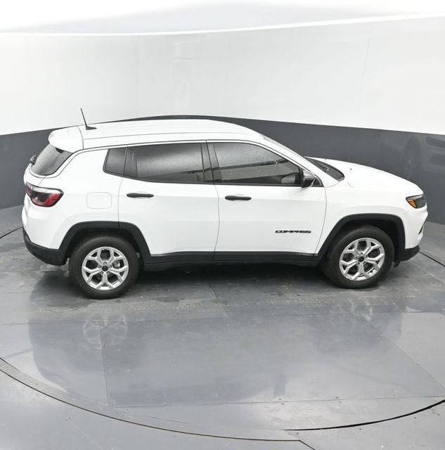 Used 2025 Jeep Compass Sport image 36