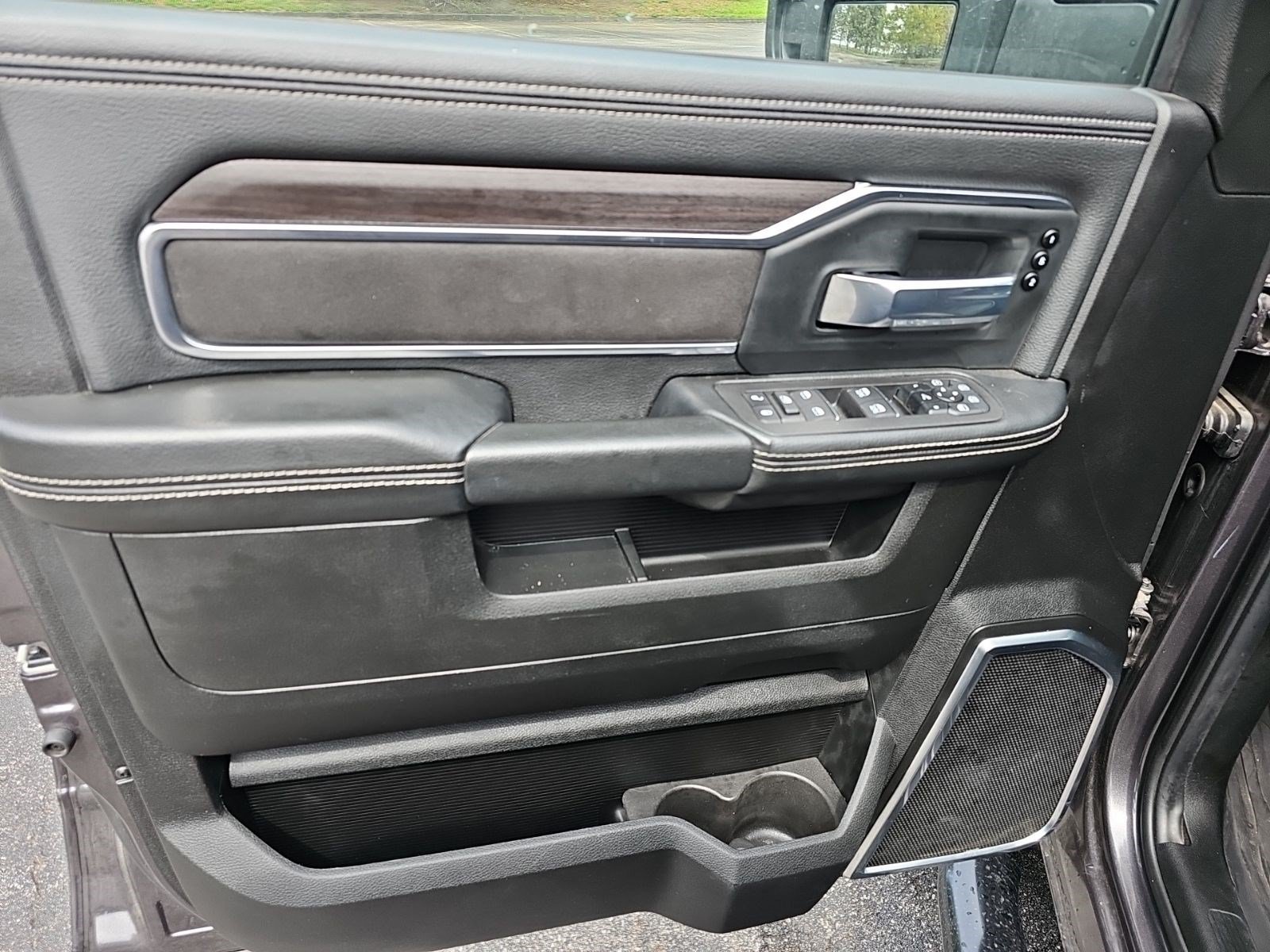Used 2025 RAM 2500 Laramie AWD/4WD image 19