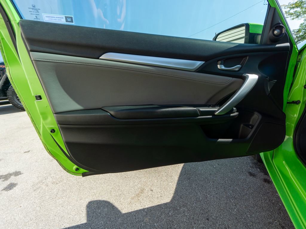 Used 2017 Honda Civic Touring image 15