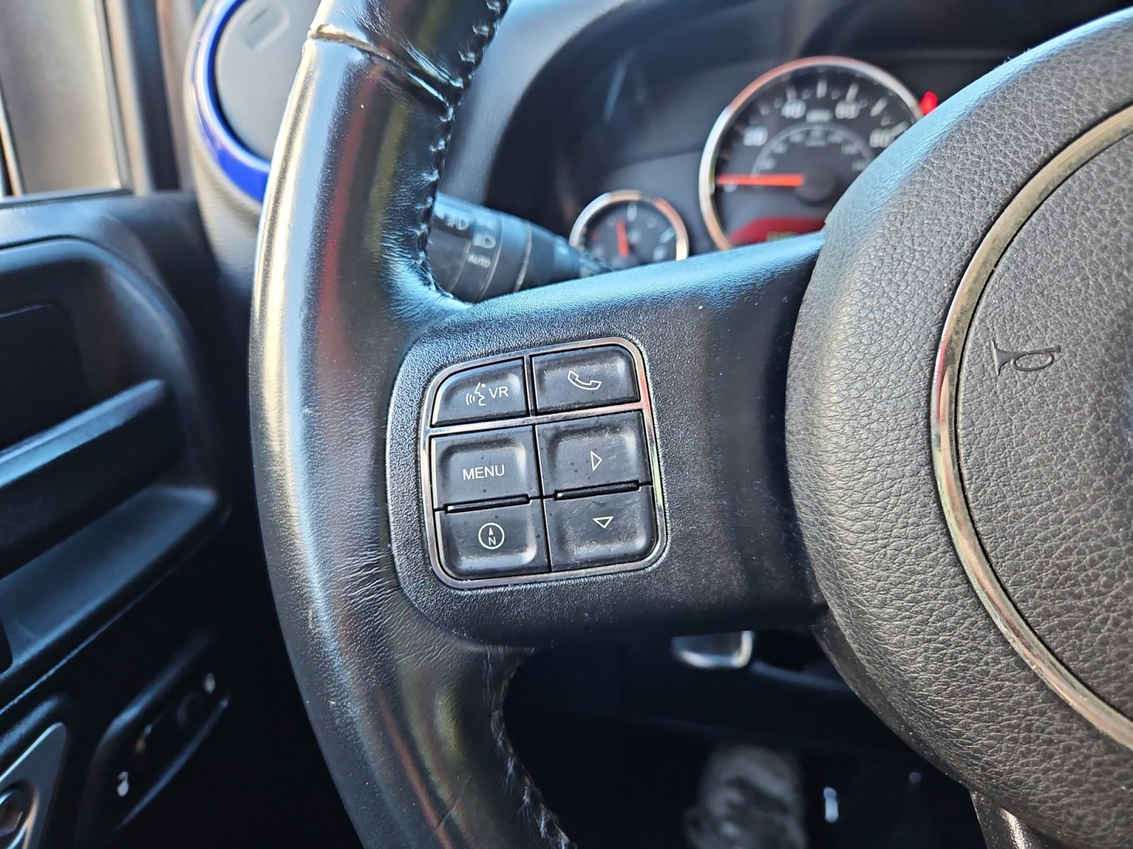Used 2018 Jeep Wrangler Unlimited Sahara AWD/4WD image 25