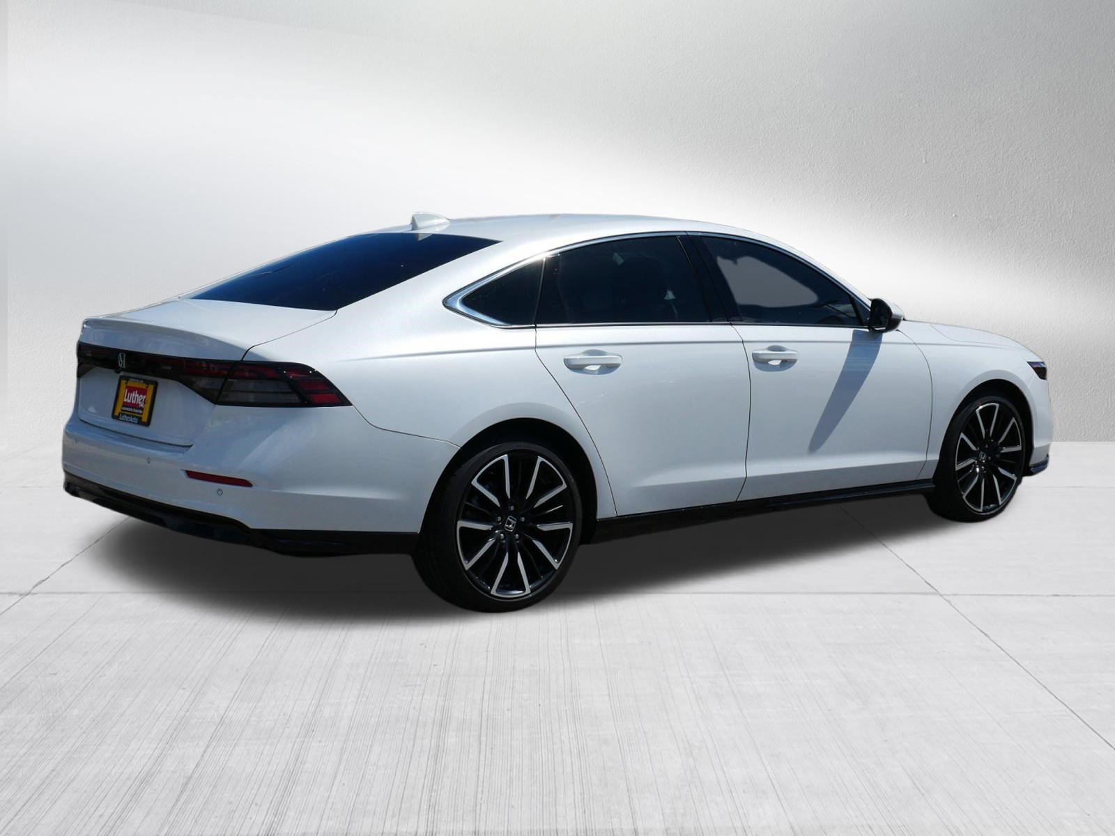 Used 2025 Honda Accord Touring image 7