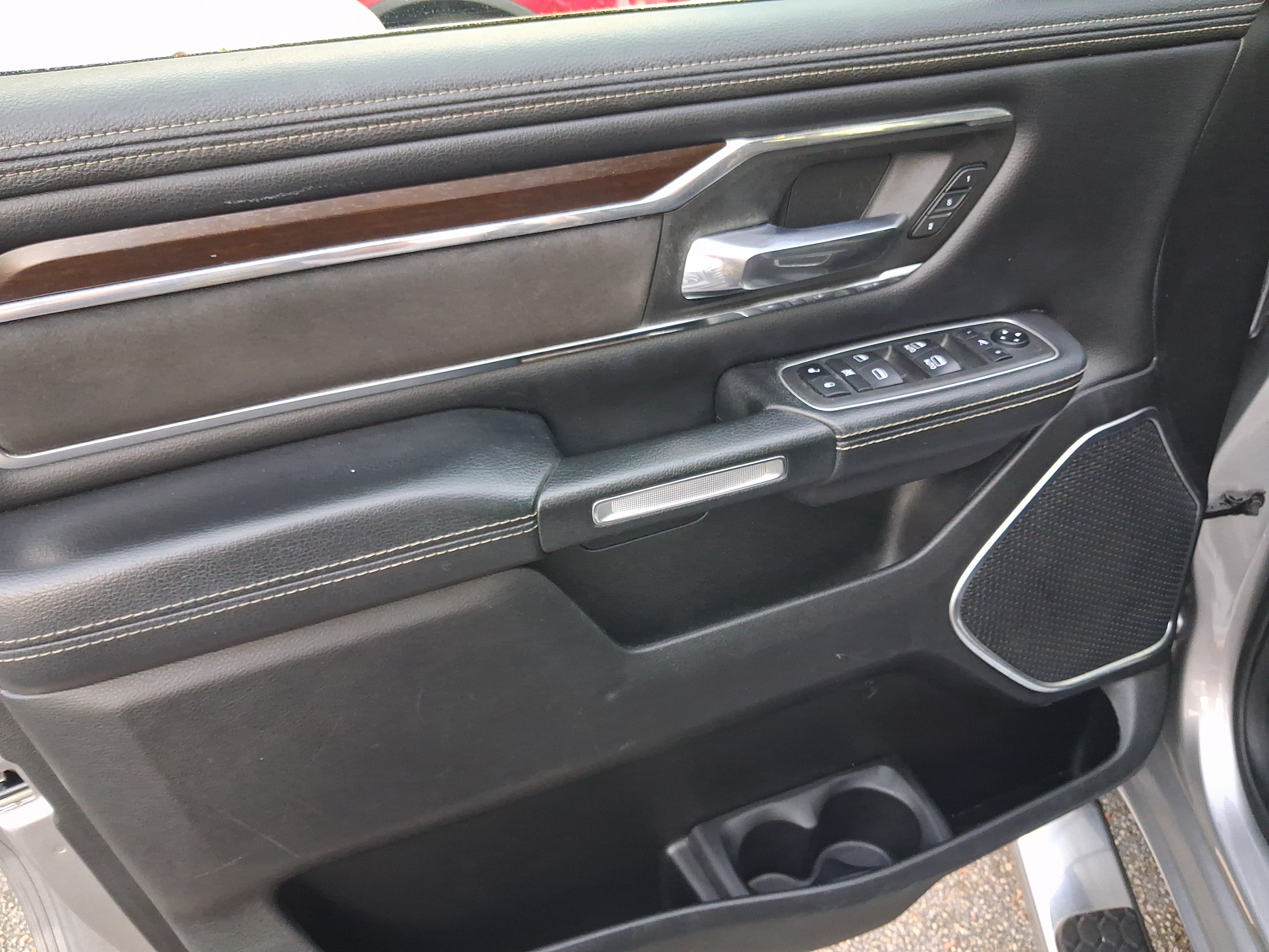 Used 2021 RAM 1500 Laramie AWD/4WD image 13
