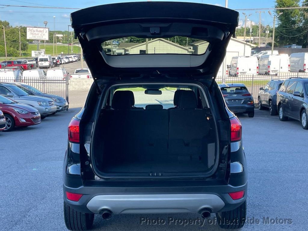 Used 2019 Ford Escape SE image 25