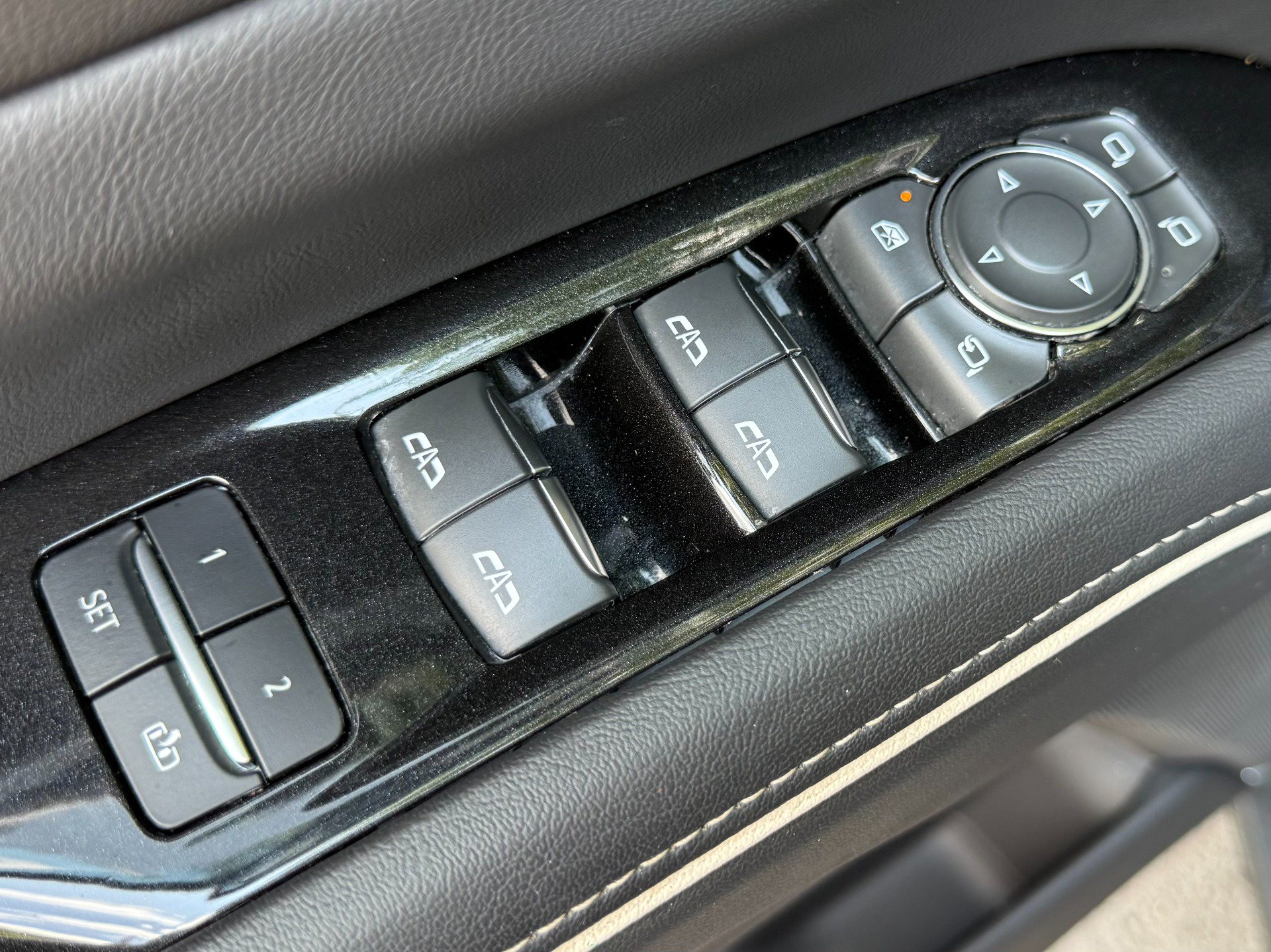 Used 2024 Cadillac Escalade Premium Luxury AWD/4WD image 59