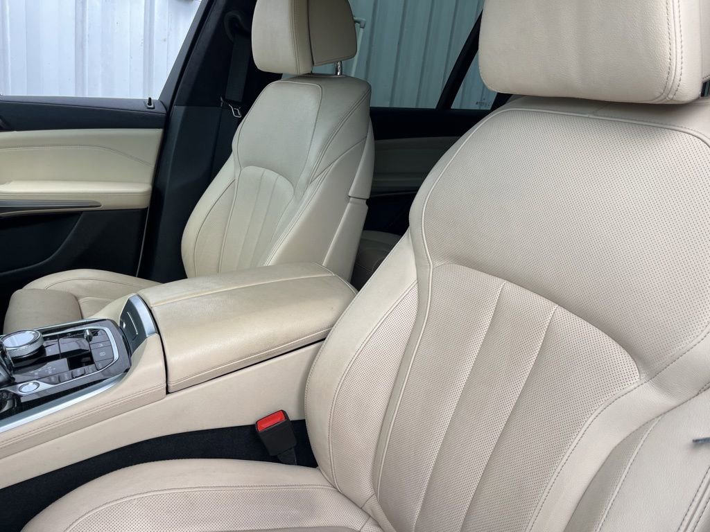 Used 2021 BMW X7 M50i w/ Executive Package image 4