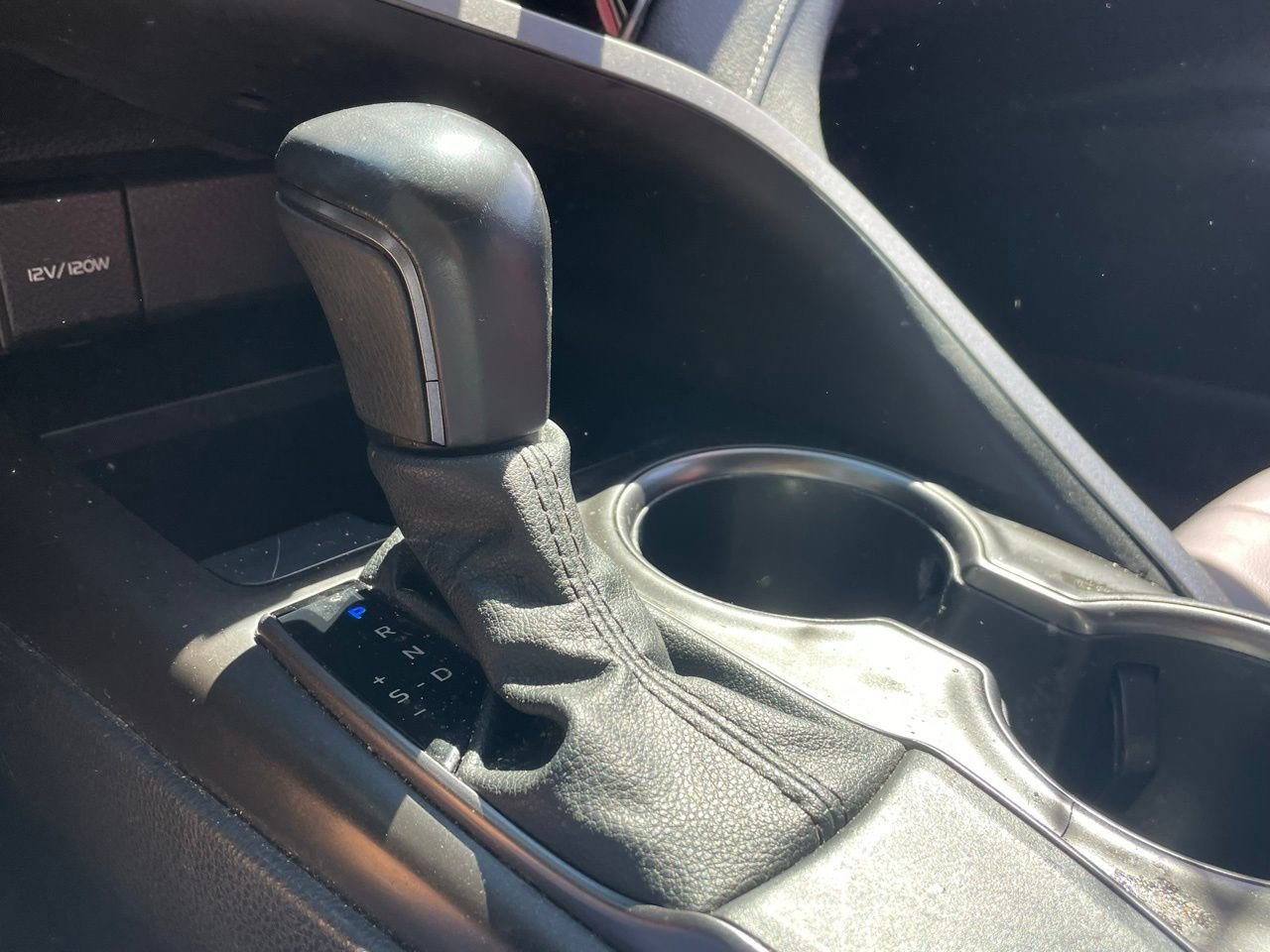 Used 2021 Toyota Camry SE w/ Convenience Package image 6