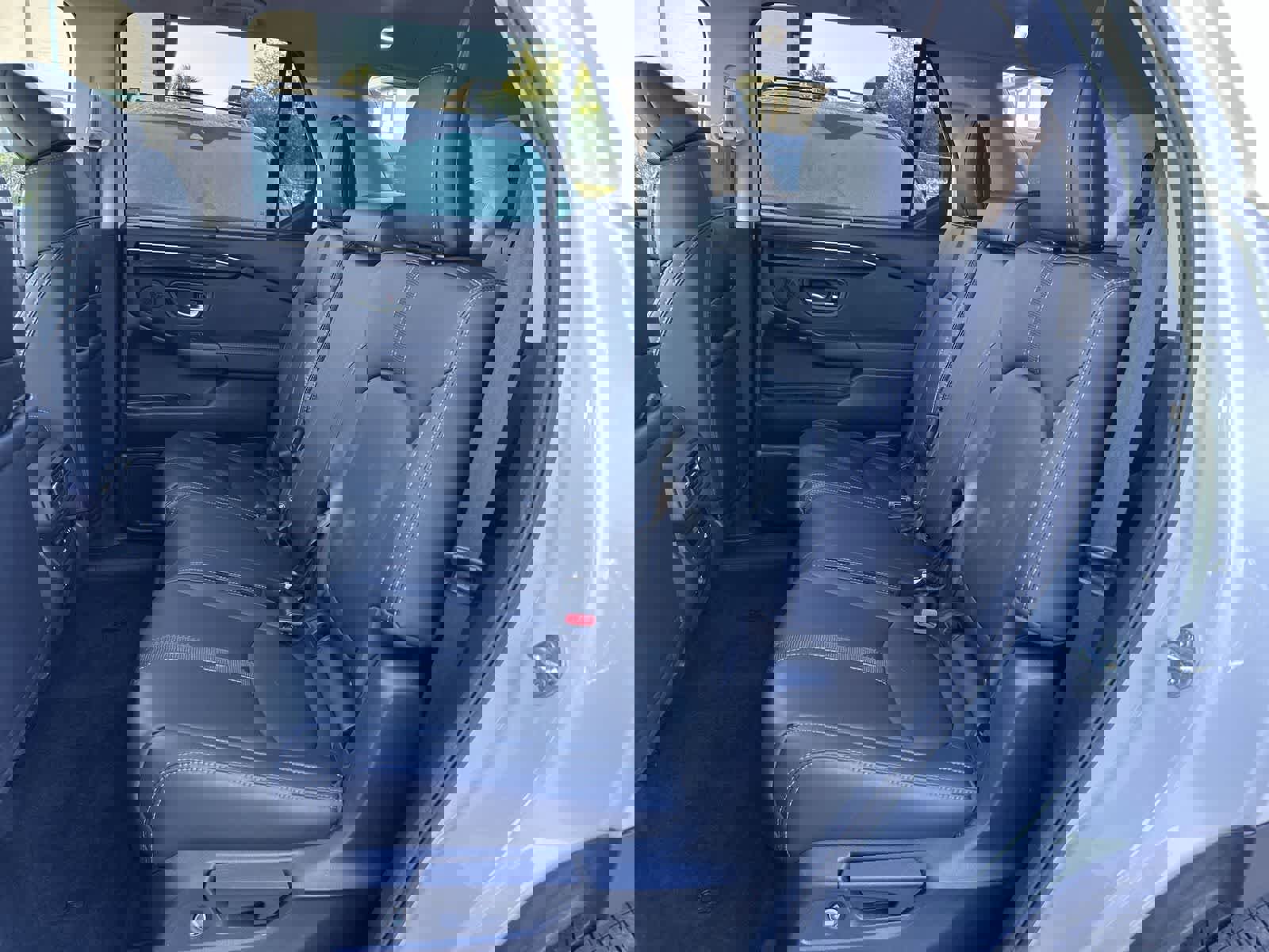 Used 2024 Honda Pilot Touring image 13