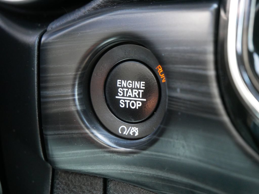 Used 2021 Jeep Grand Cherokee Laredo X AWD/4WD image 23