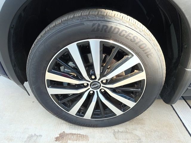 Used 2025 Nissan Pathfinder Platinum w/ Cargo Package image 10