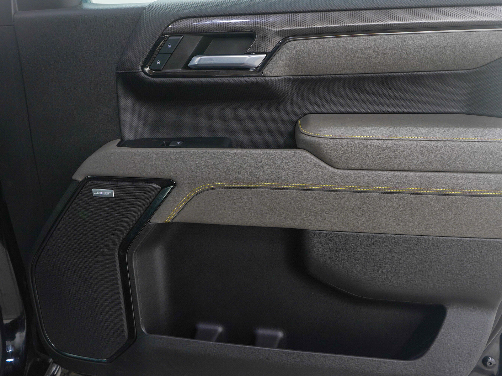 Used 2022 Chevrolet Silverado 1500 ZR2 image 9
