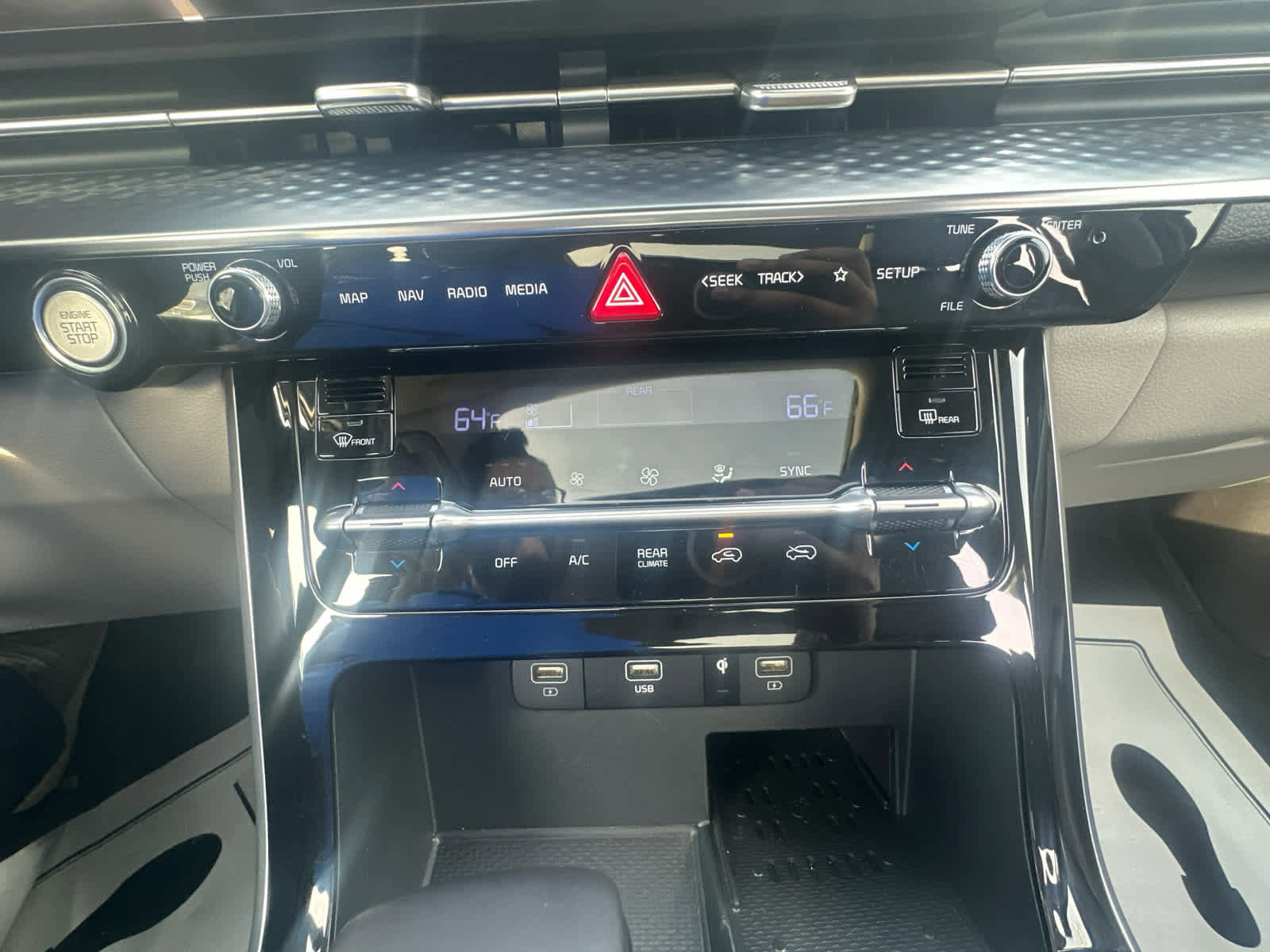 Used 2024 Kia Carnival SX Prestige image 36