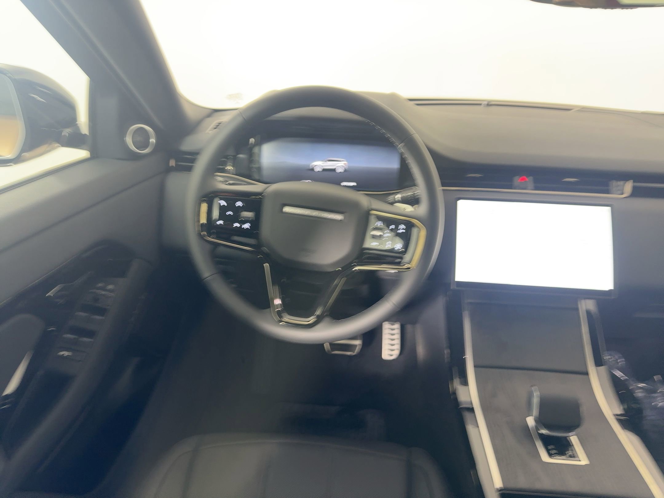 New 2026 Land Rover Range Rover Evoque Dynamic SE AWD/4WD image 25