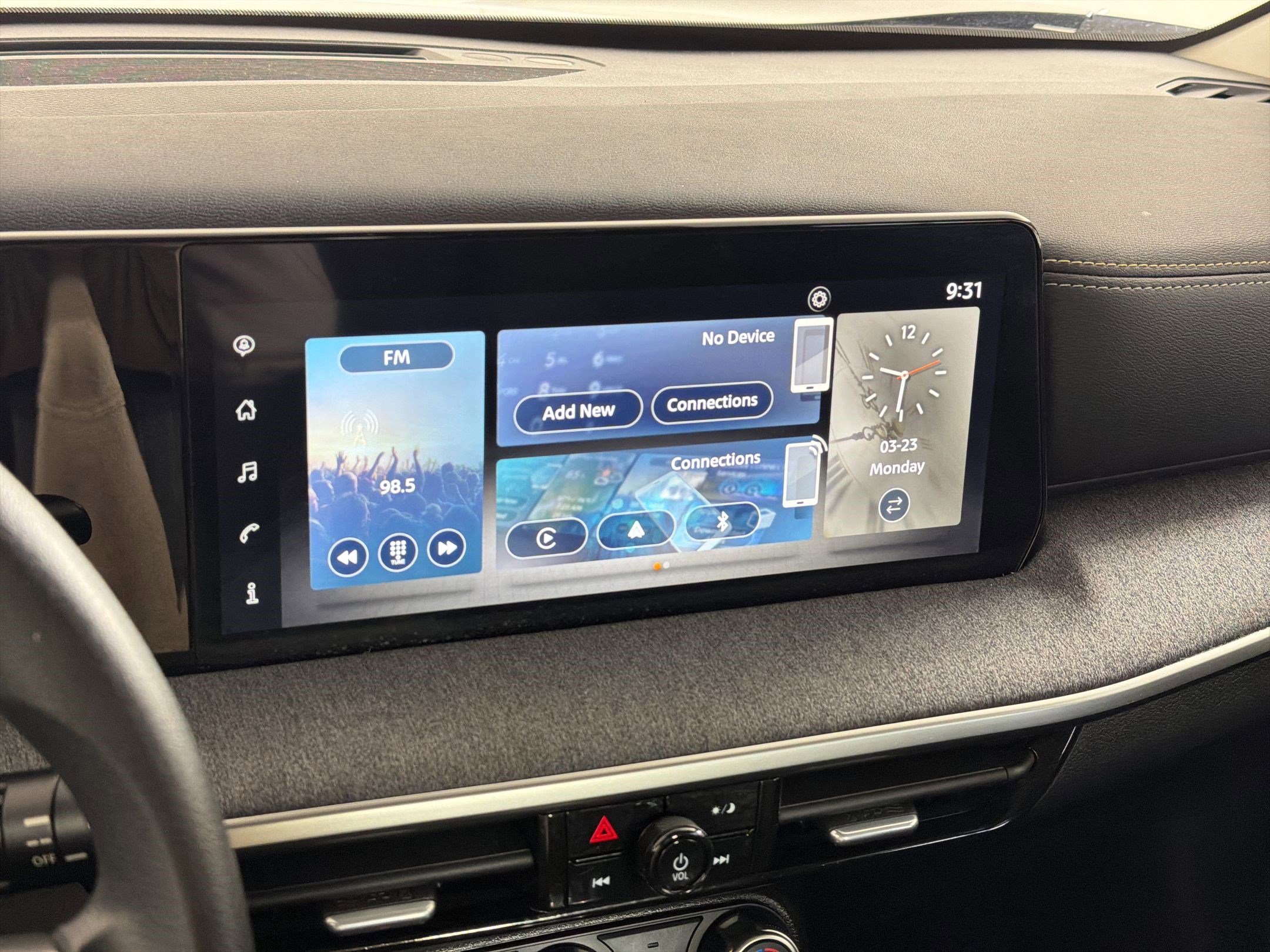 Used 2025 Nissan Kicks SV image 23