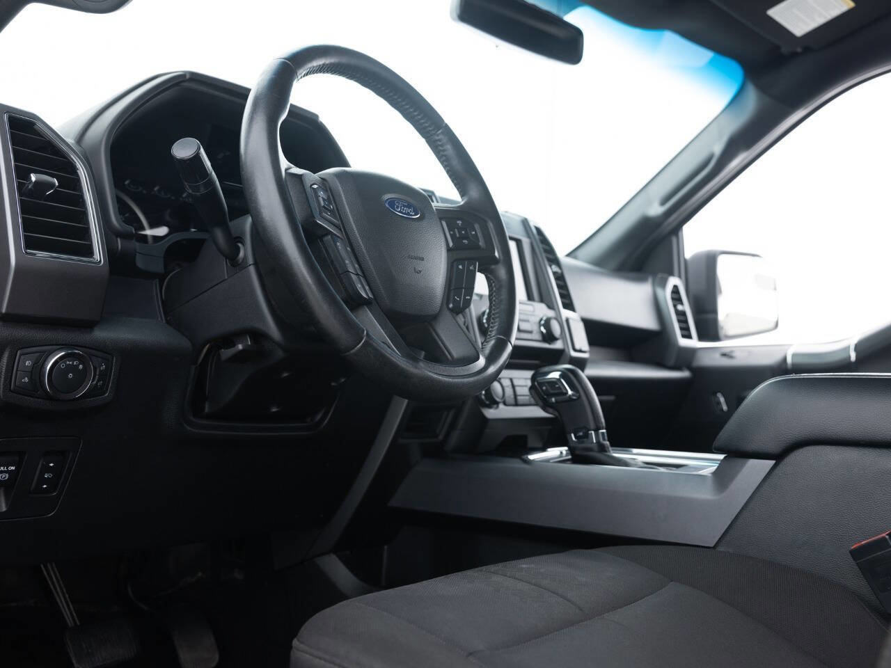 Used 2018 Ford F150 XLT w/ Equipment Group 302A Luxury image 30