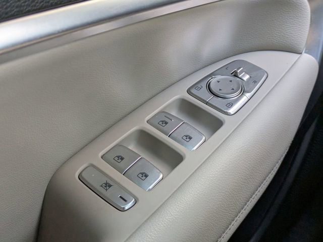 Used 2023 Genesis G70 2.0T image 25