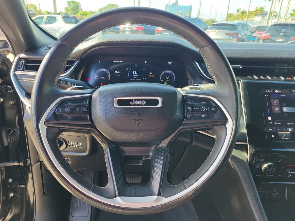 Used 2023 Jeep Grand Cherokee L Laredo AWD/4WD image 28