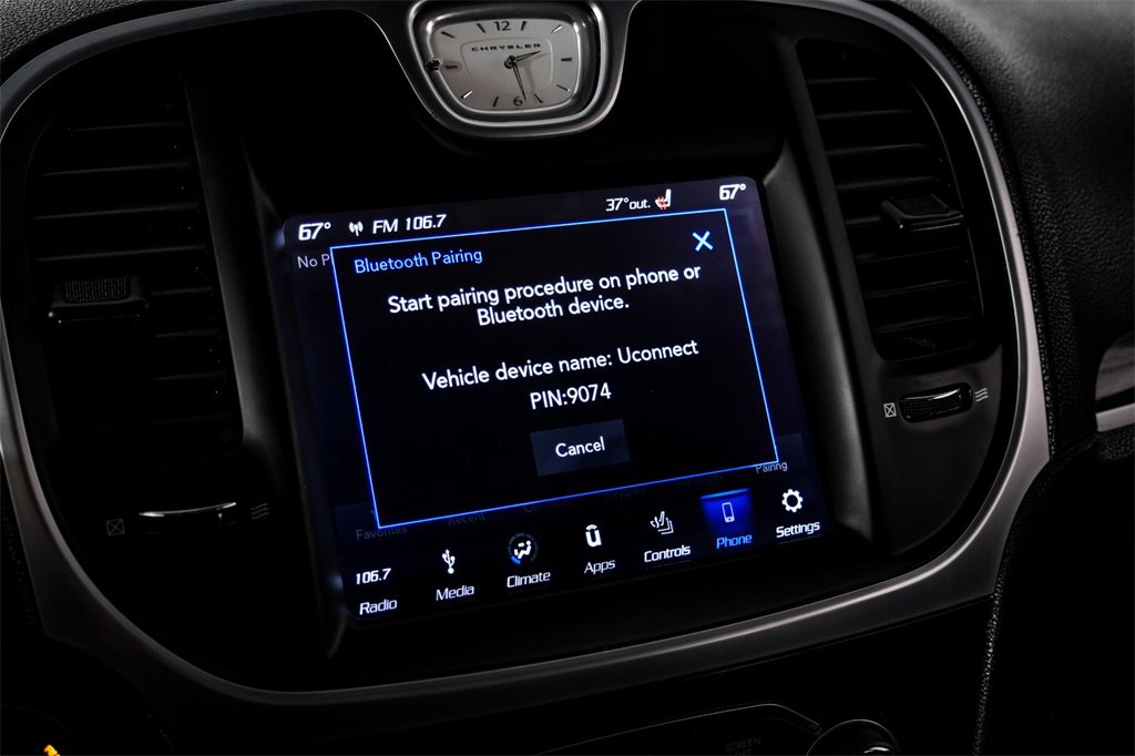 Used 2018 Chrysler 300 Touring L image 28