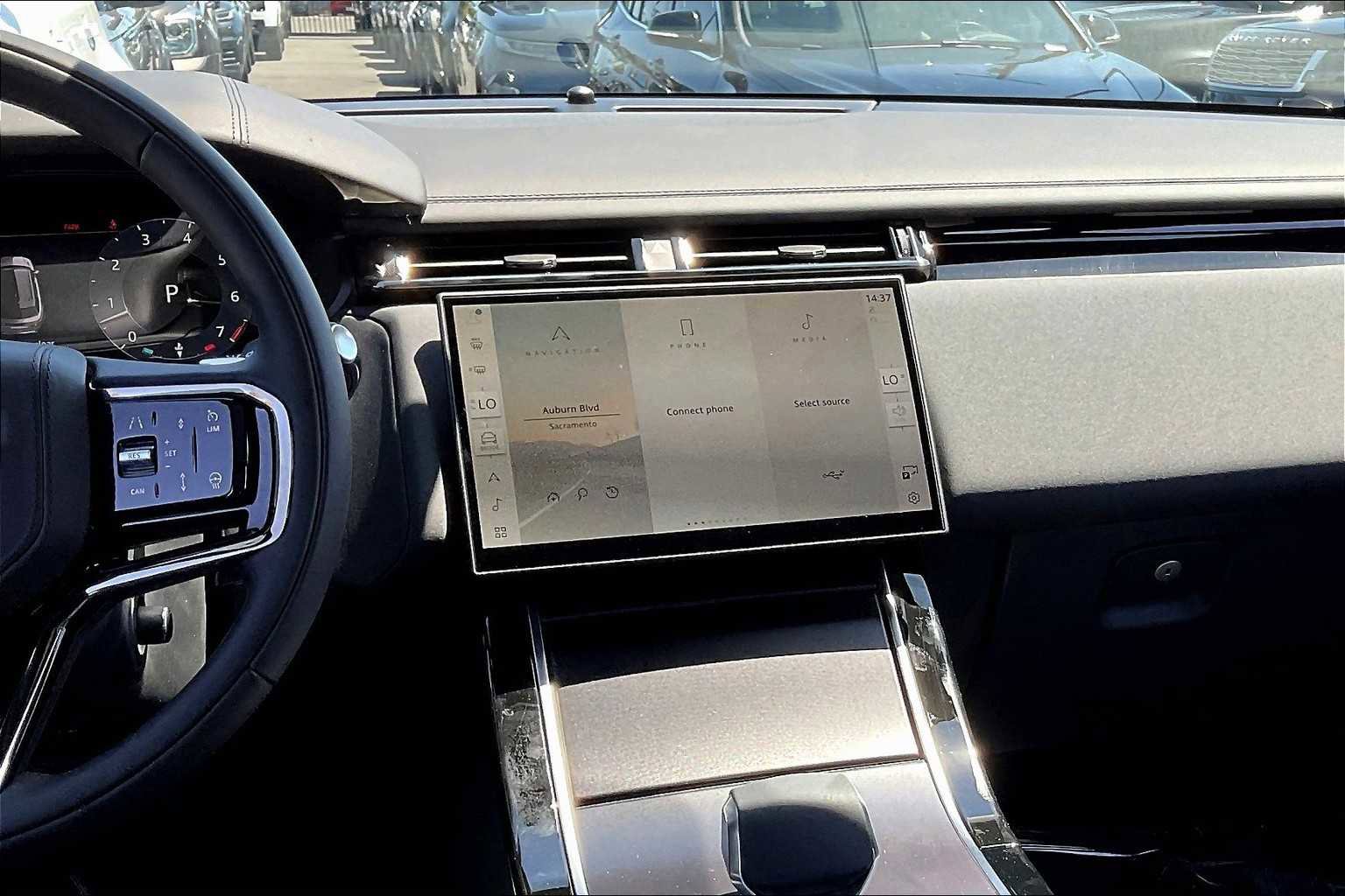 New 2026 Land Rover Range Rover Velar Dynamic SE image 6