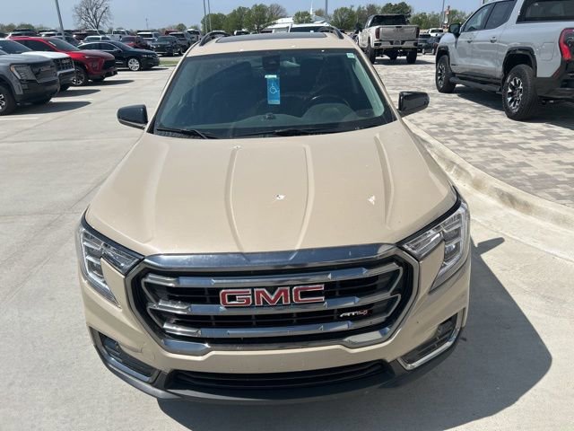 Used 2023 GMC Terrain AT4 image 9