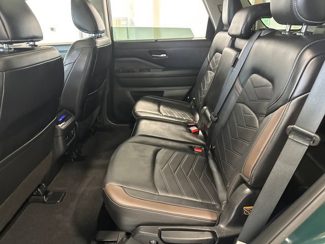 Used 2024 Nissan Pathfinder Platinum w/ Cargo Package AWD/4WD image 33