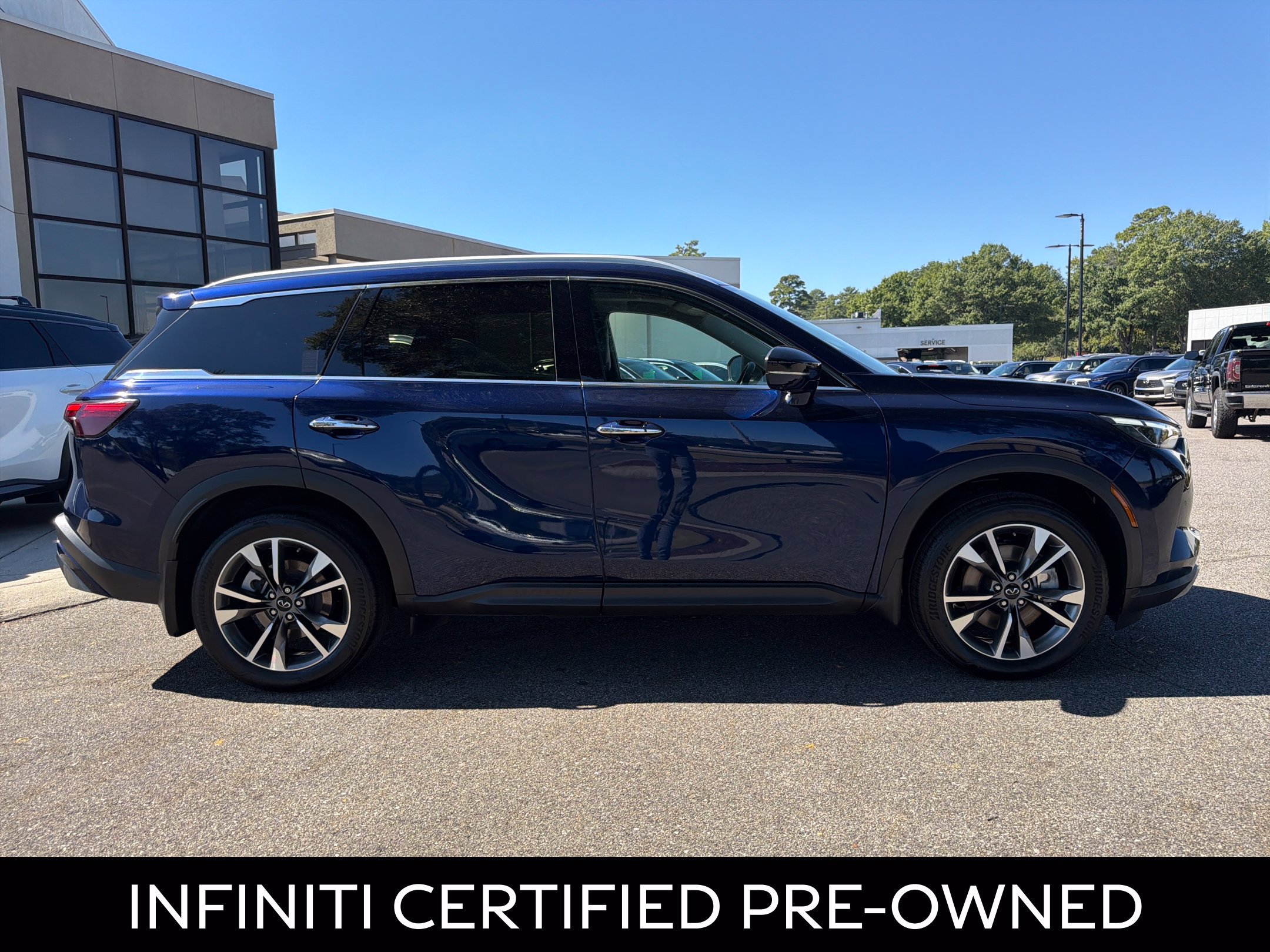 Certified 2022 INFINITI QX60 Luxe w/ Cargo Package FWD image 13