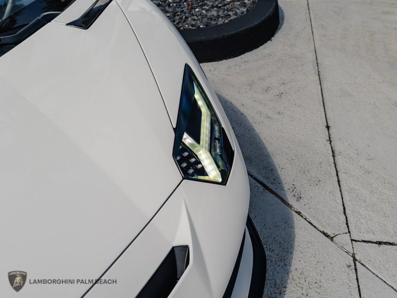 Used 2021 Lamborghini Aventador SVJ AWD/4WD image 19