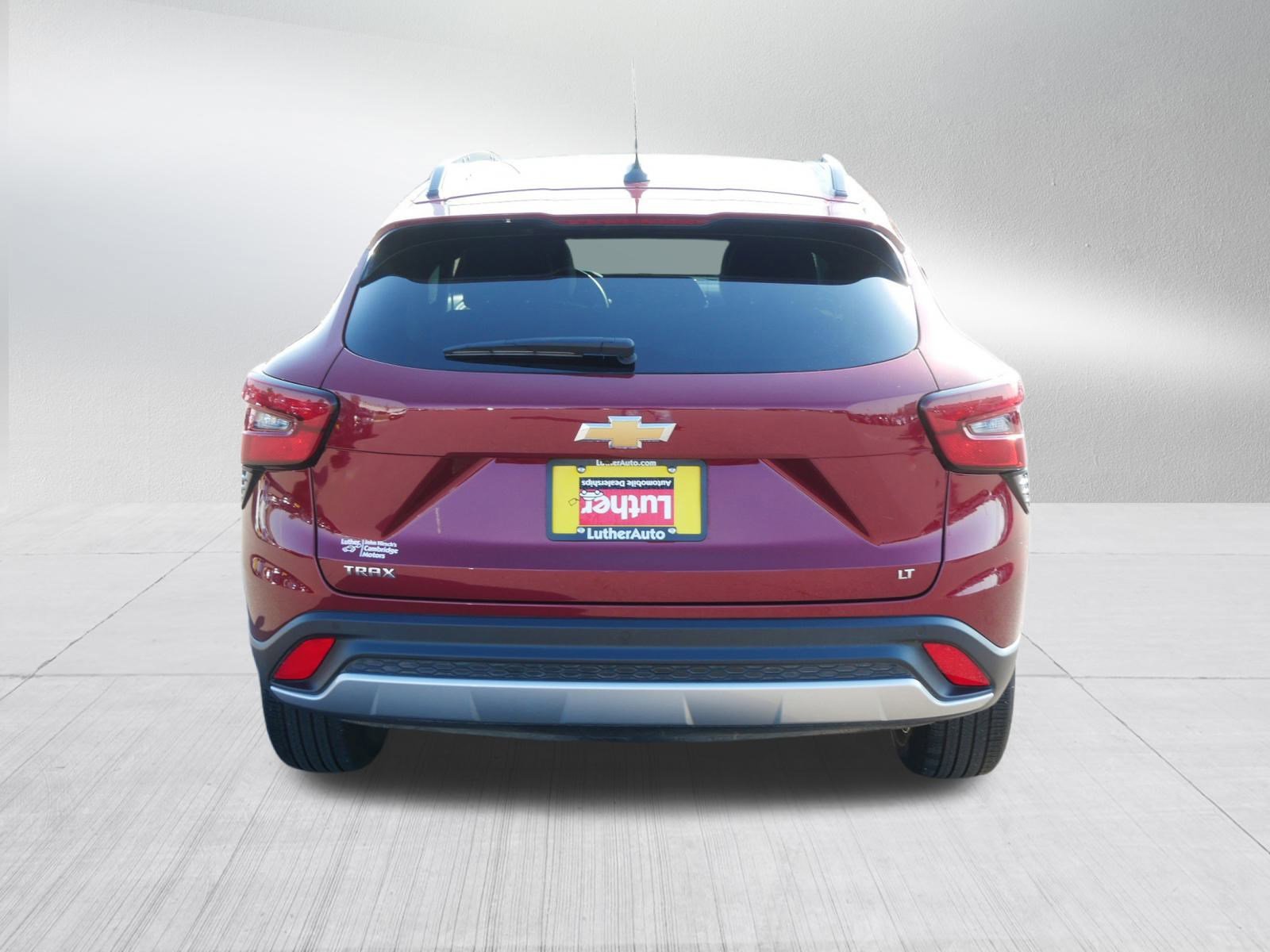 Used 2024 Chevrolet Trax LT w/ Driver Confidence Package image 6