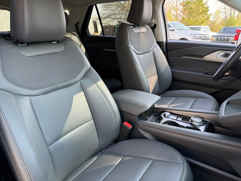 New 2026 Ford Explorer Active w/ Active Comfort Package image 19